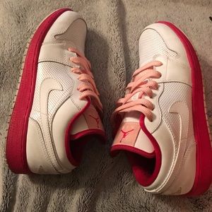 Pink nike